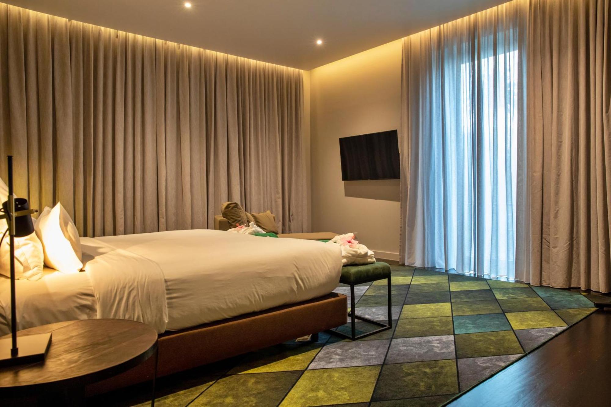Octant Furnas Hotel Room photo